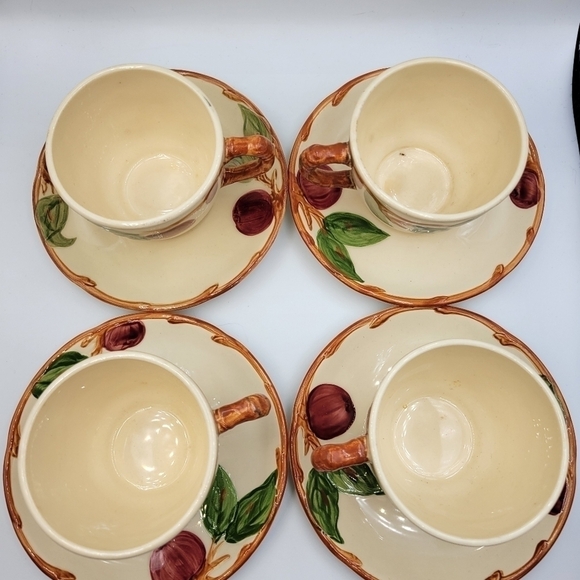 Vintage Franciscan Apple Set of 4 Cups & 4 Saucers - Picture 2 of 7